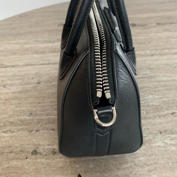 Givenchy hand/cross body bag ( Small ) - Picture 6 of 6